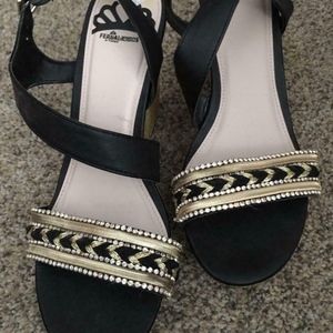Fergalicious- Gorgeous Black and gold wedge, NEW-